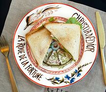 Сэндвич с куриной грудкой и медово-горчичной заправкой