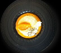 Кукурузная каша с кремом из моркови и конфитюром из тыквы 