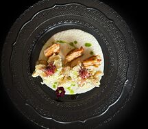 Скрэмбл с цветной капустой и креветками