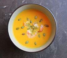 Крем-суп с тыквой и креветками