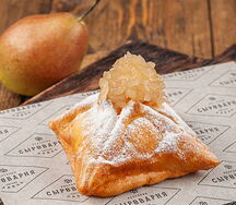 Ватрушка с творогом и грушей