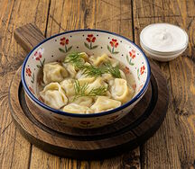 Пельмени с телятиной и деревенской сметаной