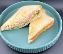 Сэндвич ветчина-сыр 