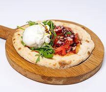 Буратта со сладкими томатами