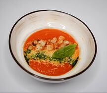 Томатный суп с креветками