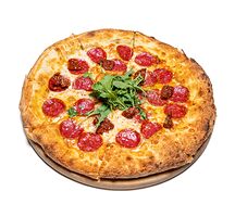 Пицца Салями с вялеными томатами