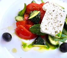 Деревенский салат с брынзой