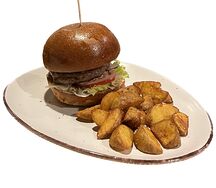 Бургер с картофелем по-деревенски