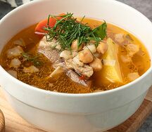 Нахут шурпа с говядиной и нутом