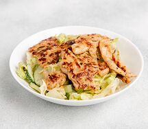 Салат с курицей и кешью