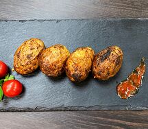 Картофель молодой, запечённый на углях