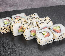 Калифорния с копчёным лососем