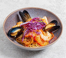 Wok рисовая лапша с морепродуктами