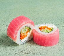 Ролл Филадельфия магуро тобико