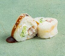 Ролл с угрём в рисовой бумаге