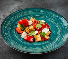 Теплый салат с баклажаном