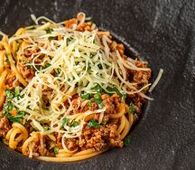 Блэк паста с тигровыми креветками