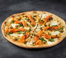 Пицца с лососем 