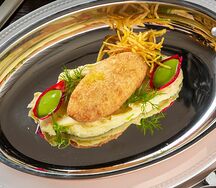 Котлета по-киевски с картофельным пюре