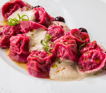 Пельмени с олениной, грибами и грибным кремом