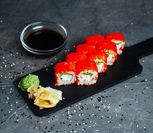 Ролл Калифорния с темпурной креветкой