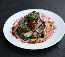 Салат Овощной по-грузински с ореховым соусом