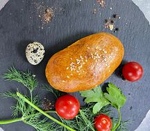 Пирожок с ветчиной и сыром