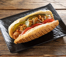 Хот-дог с жареной колбаской