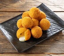 Сырные шарики с халапеньо M