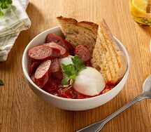 Шакшука с говяжьей колбаской