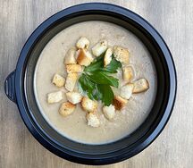 Грибной суп-пюре с чесночными гренками