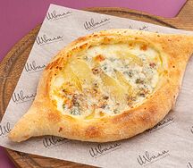 Лодочка с голубым сыром и грушей