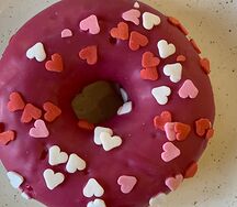 Вкусные пончики-донатс Клубничная начинка