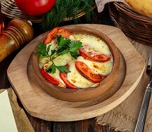 Жареный сулугуни с помидорами