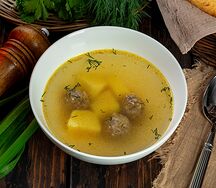 Домашний суп с фрикадельками