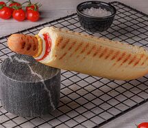 Французский хот-дог с говяжьей сосиской