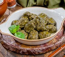 Долма из винoградных листьев