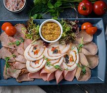 Мясная тарелка