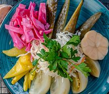 Ассорти из бочковых солений