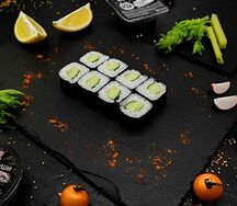 Ролл с огурцом