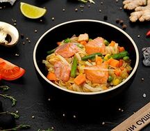 Удон с лососем