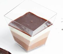 Десерт Три шоколада в стакане