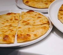 Пирог с курицей, сыром и грибами