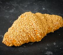 Круассан с карамелью