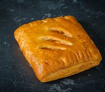 Слойка Курица в сырном соусе