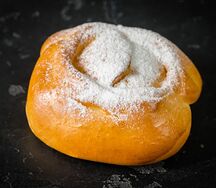 Пирожок с яблоком