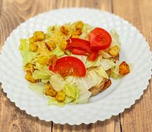 Салат цезарь с курицей