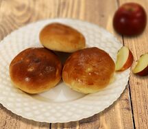 Пирожок с яблоком