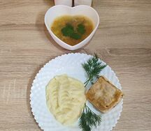 Суп рыбный и картофельное пюре с кубиком трески в кляре