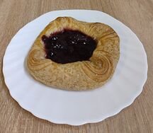 Слойка Датская с вишней